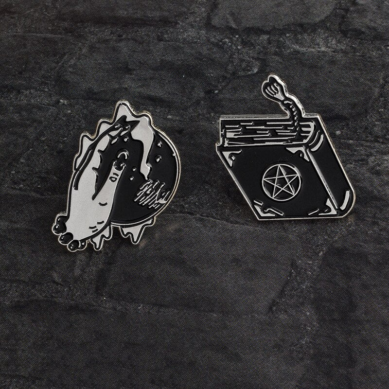 Black Witch Pins Spell Book Magical Crystal Ball Hand Brooches Enamel Dark Punk Lapel Pin Button Badges Jewelry Gift for Witches