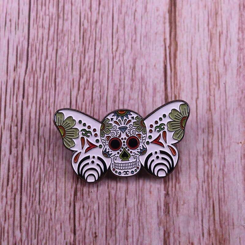 Excellent Quality Skull Butterfly Moth Enamel Lapel Pin Brooch Collection Celestial Moon Witch Badge Bag Spooky Halloween Decor
