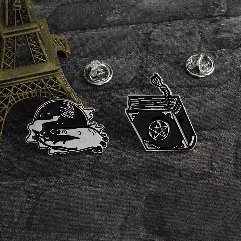 Black Witch Pins Spell Book Magical Crystal Ball Hand Brooches Enamel Dark Punk Lapel Pin Button Badges Jewelry Gift for Witches