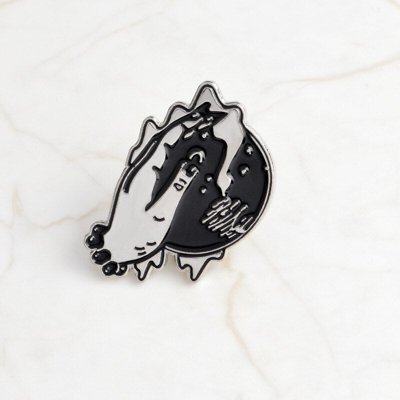 Black Witch Pins Spell Book Magical Crystal Ball Hand Brooches Enamel Dark Punk Lapel Pin Button Badges Jewelry Gift for Witches