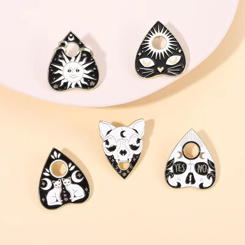 Punk Heart Enamel Pins Witch Ouija Sun Moon Brooches Metal Gothic Black Cat Animal Lapel Badge Jewelry Gift For Friend Wholesale