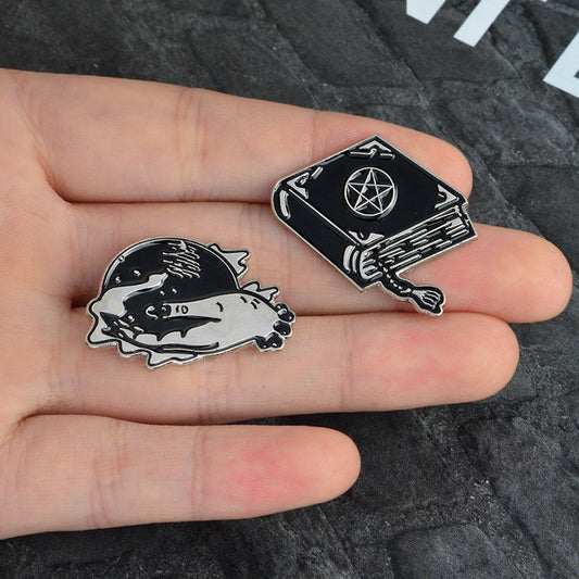 Black Witch Pins Spell Book Magical Crystal Ball Hand Brooches Enamel Dark Punk Lapel Pin Button Badges Jewelry Gift for Witches