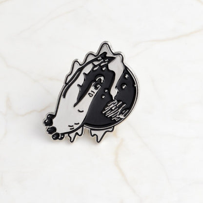 Black Witch Pins Spell Book Magical Crystal Ball Hand Brooches Enamel Dark Punk Lapel Pin Button Badges Jewelry Gift for Witches